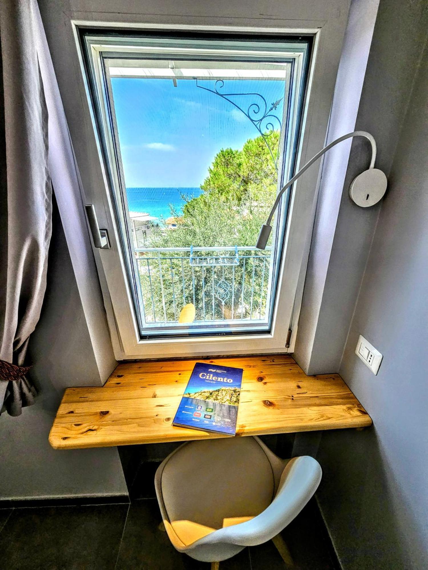 A Casa Di Alessandra - Rooms Castellabate Bagian luar foto