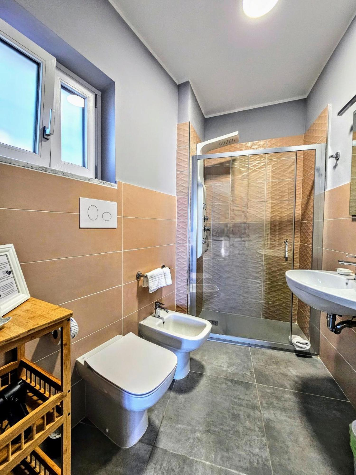 A Casa Di Alessandra - Rooms Castellabate Bagian luar foto