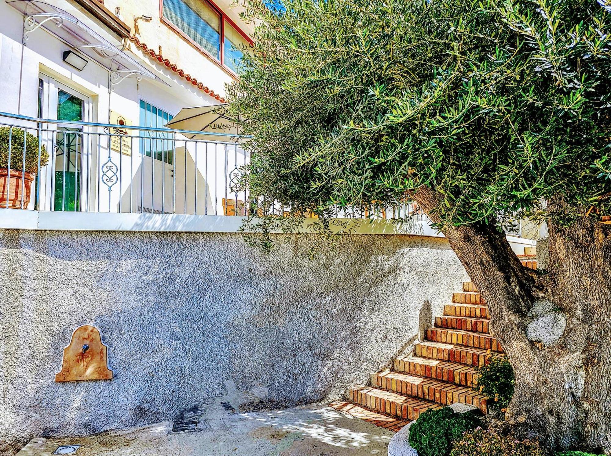 A Casa Di Alessandra - Rooms Castellabate Bagian luar foto